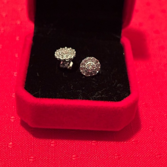 Pre-Owned Silver Pearl & Diamond Earrings in 18K Pre-owner Earrings